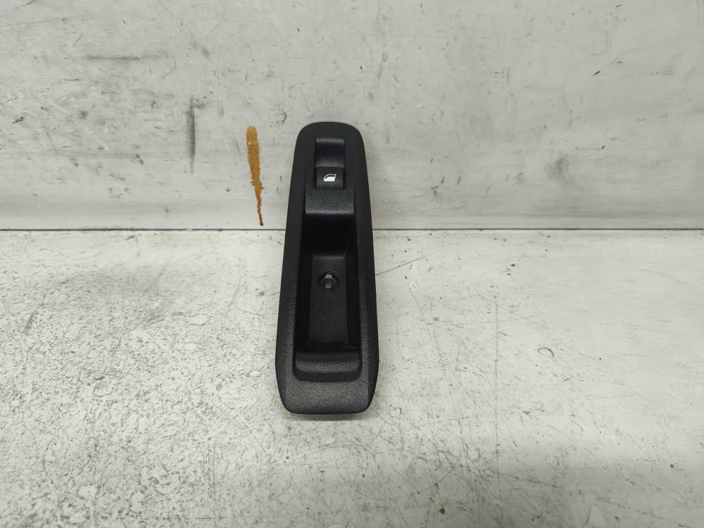 BOUTON LEVE VITRE ARRIERE PEUGEOT - Vue 1